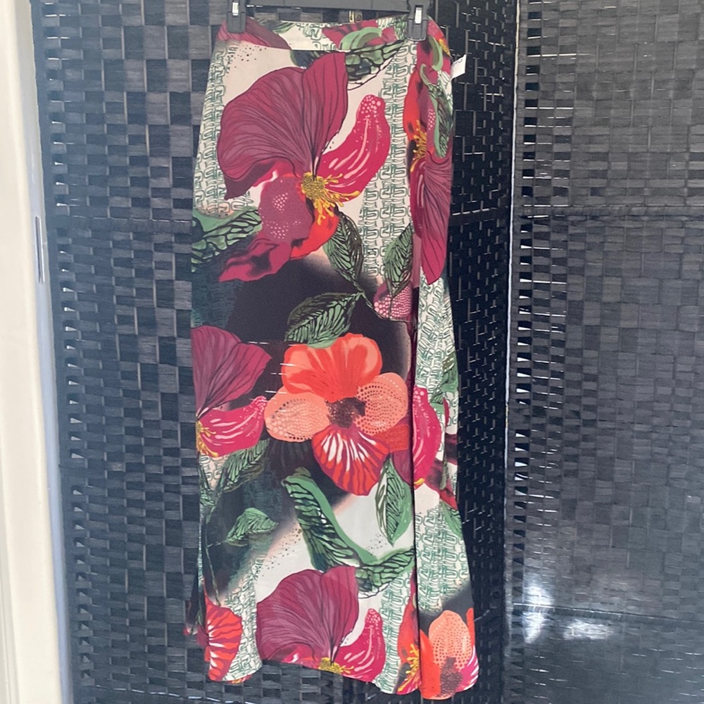 NWT maxi floral print skirt by Mark. Women size XXL